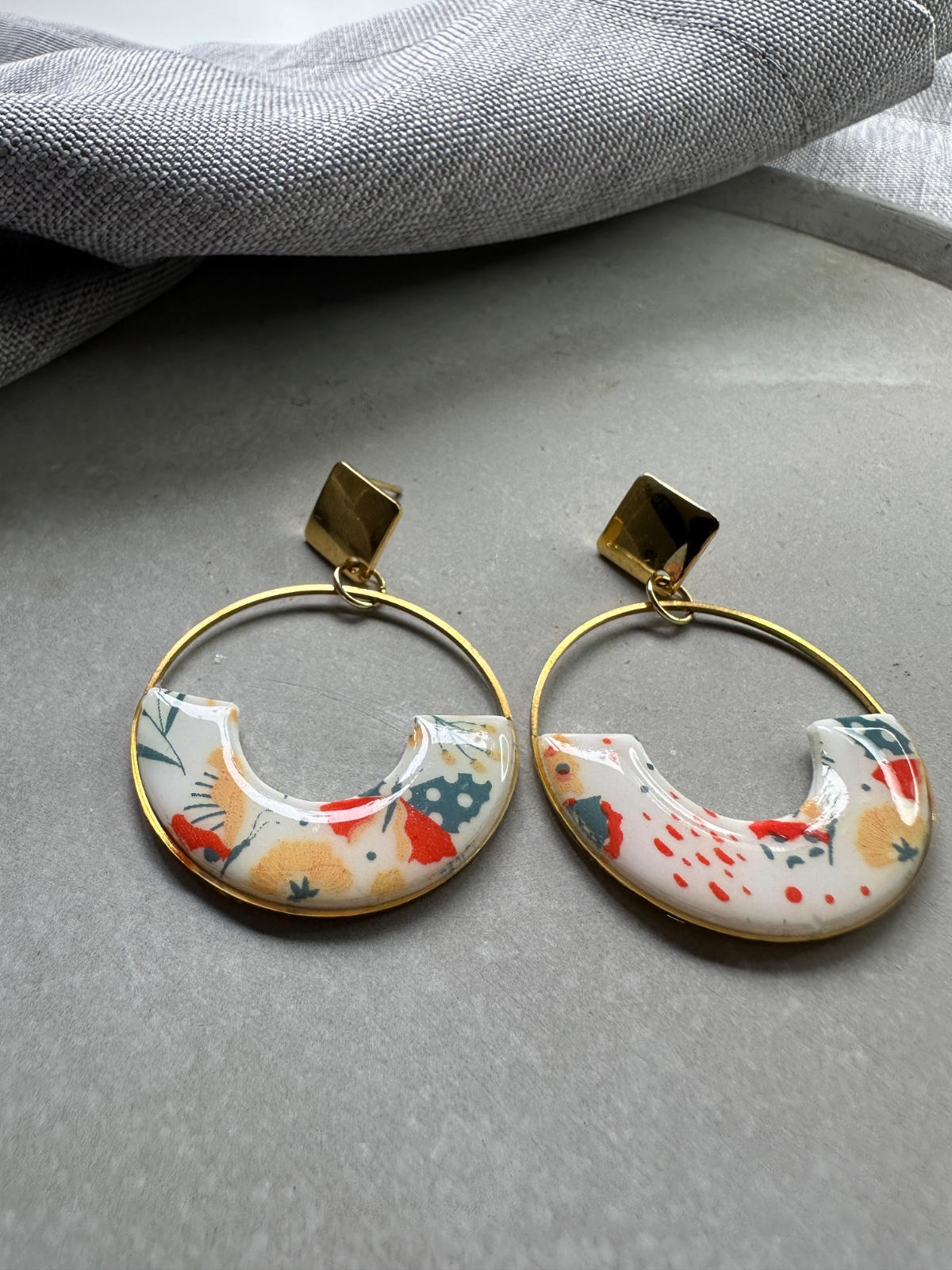 Goldene Halbmondblüten